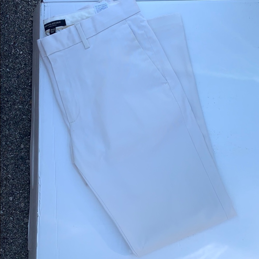 Banana Republic Slim Rapid Movement Chino 31/30